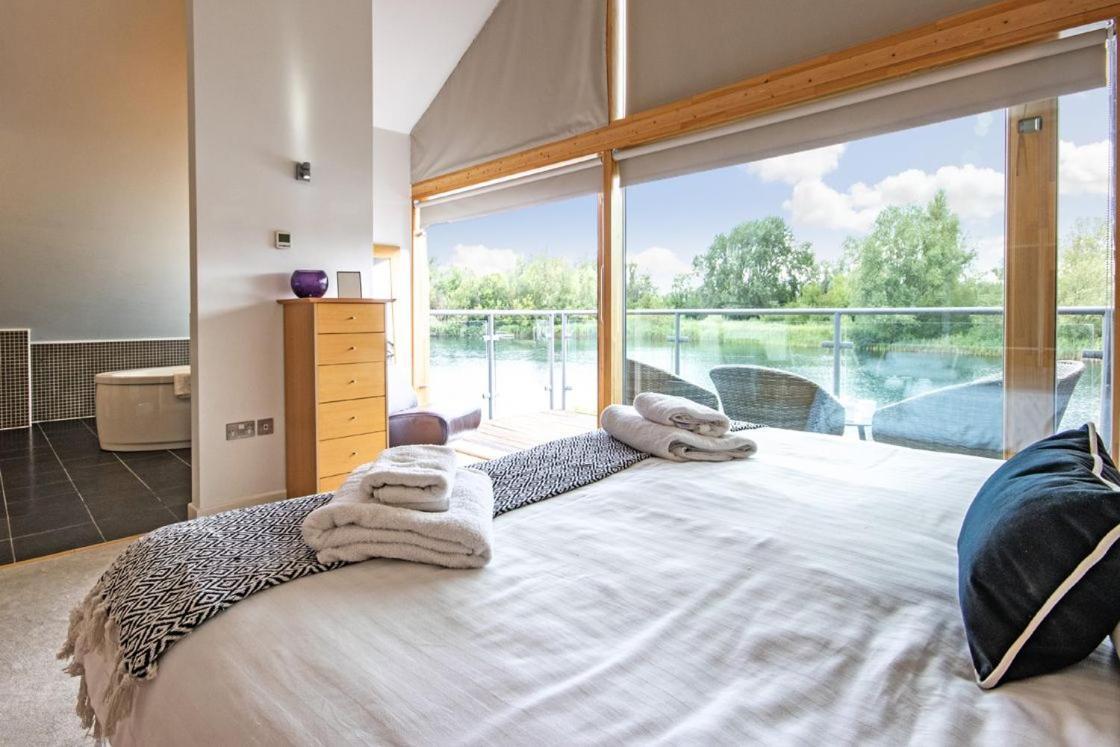 Waters Edge 04, Waterside Lodge P South Cerney Exterior foto